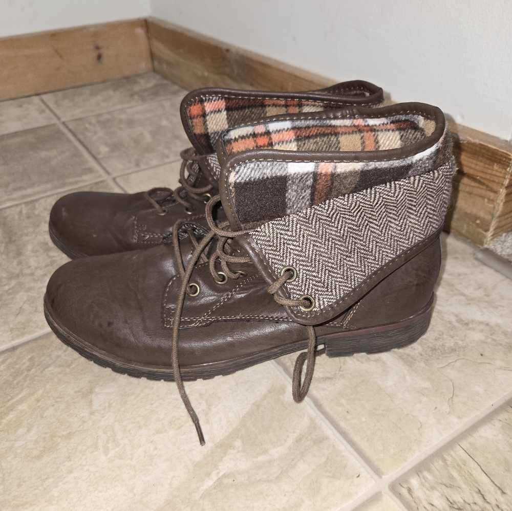 Plaid fold over combat boots